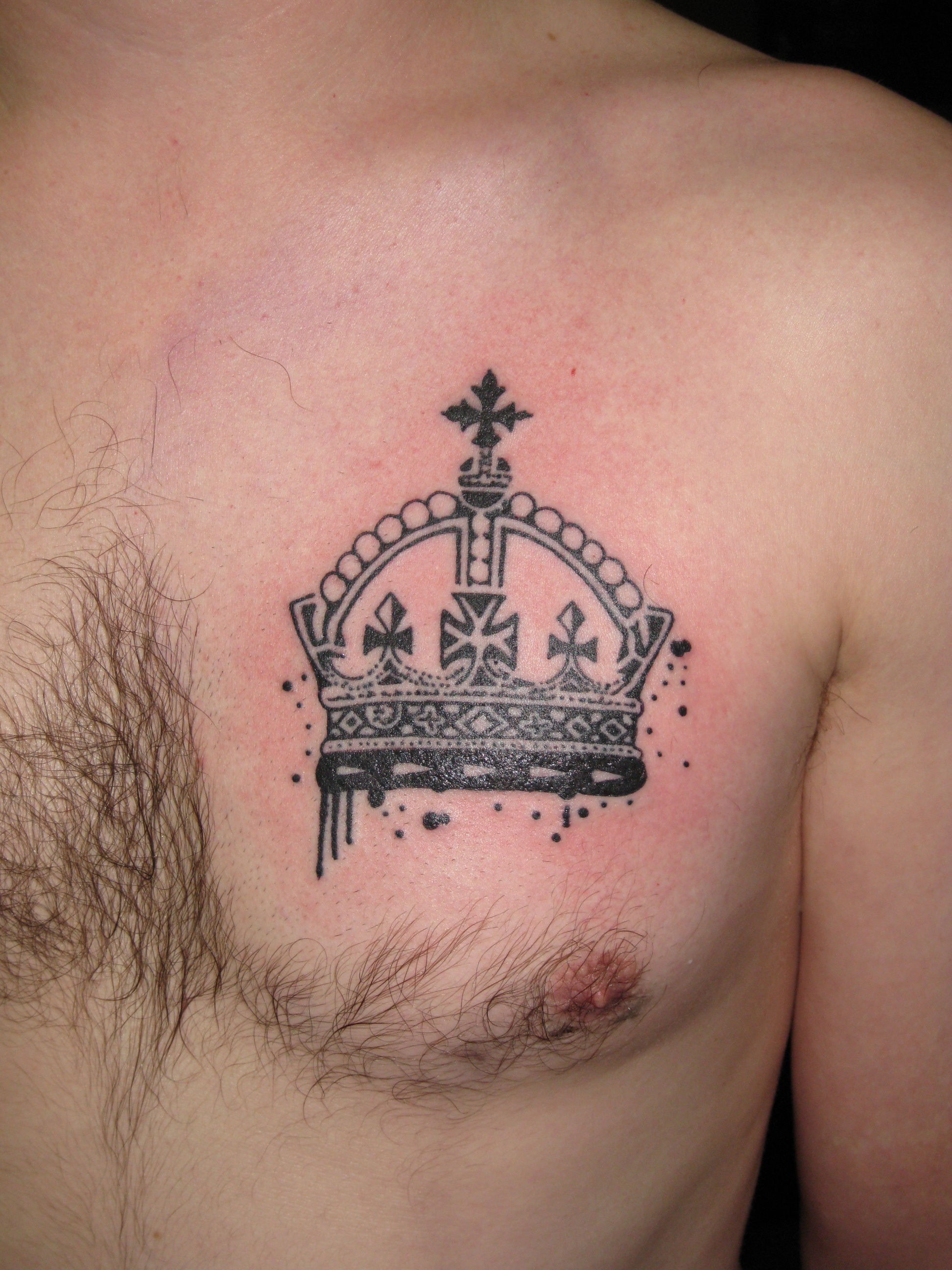 Graffiti crown tattoo